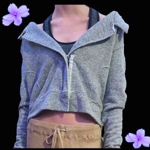 ANTHROPOLOGIE - DOLAN TSHIRT BRAND - GREY - FRAYED HEM CROP JACKET - SIZE S